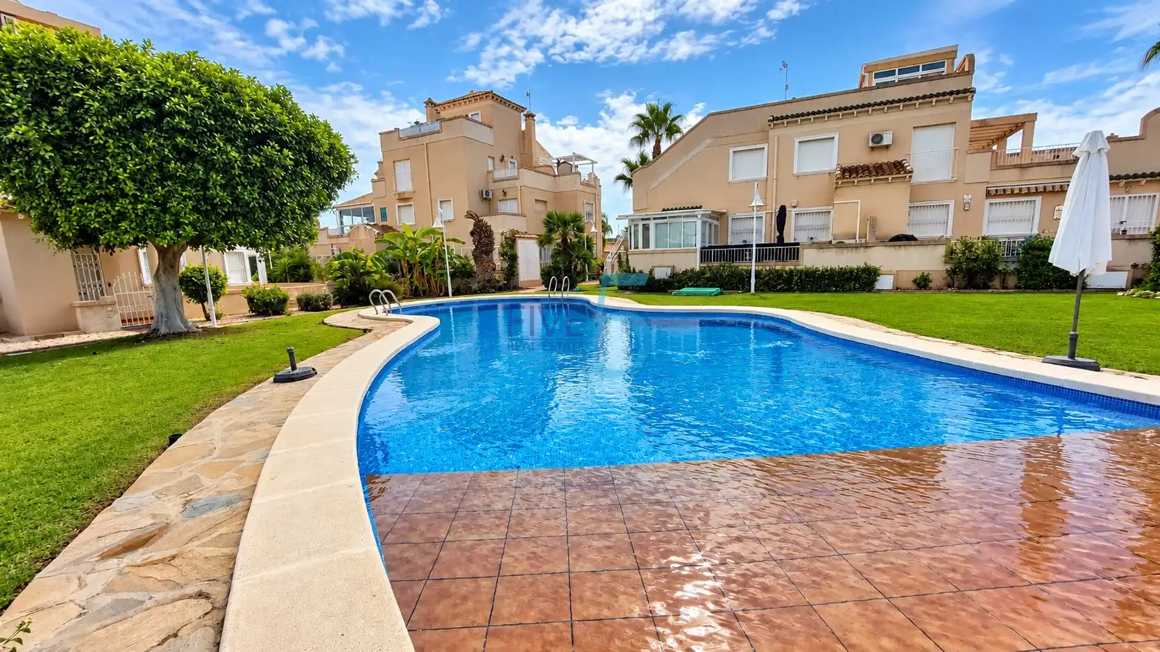 Swimming pool of Flat for sale in Orihuela Costa