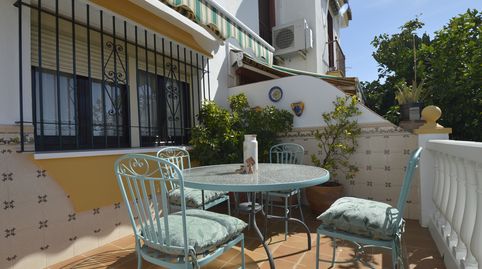 Foto 2 de Casa adosada de alquiler en Calle Yecla, Arroyo de la Miel, Benalmádena