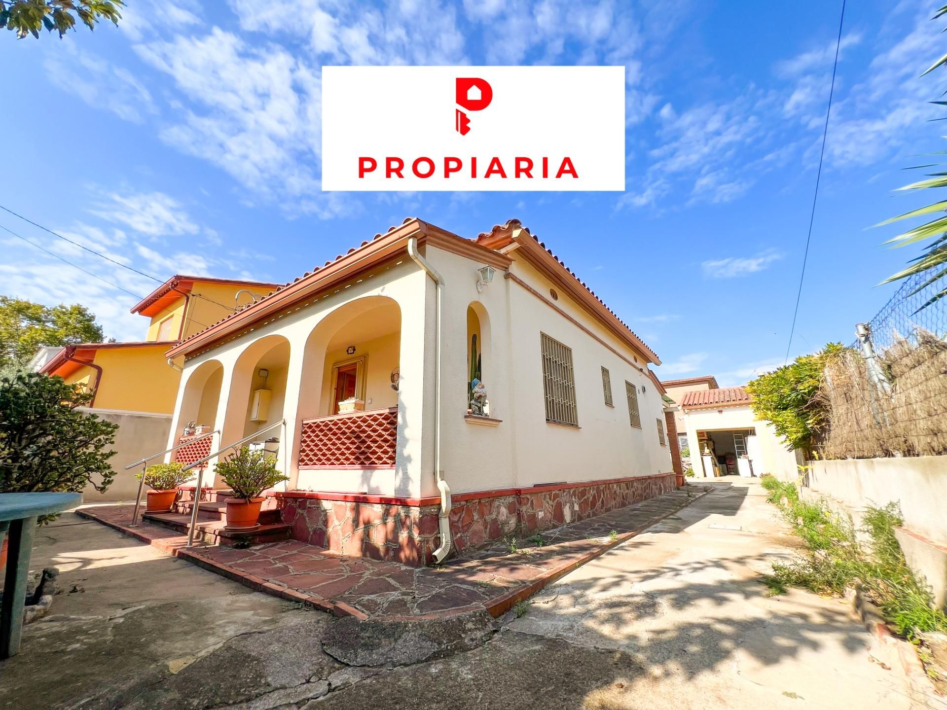 Exterior view of House or chalet for sale in Sant Andreu de la Barca  with Private garden, Terrace and Storage room