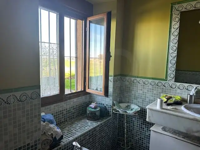 Bathroom of Houses for sale in Destriana  with Heating