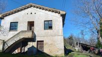 Vista exterior de Casa o xalet en venda en Oviedo  amb Piscina