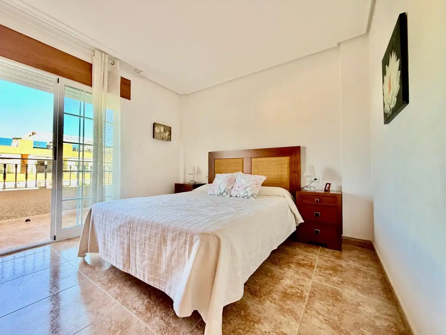 Habitación de Casa adosada en venta en Pilar de la Horadada con Aire acondicionado, Calefacción y Jardín privado