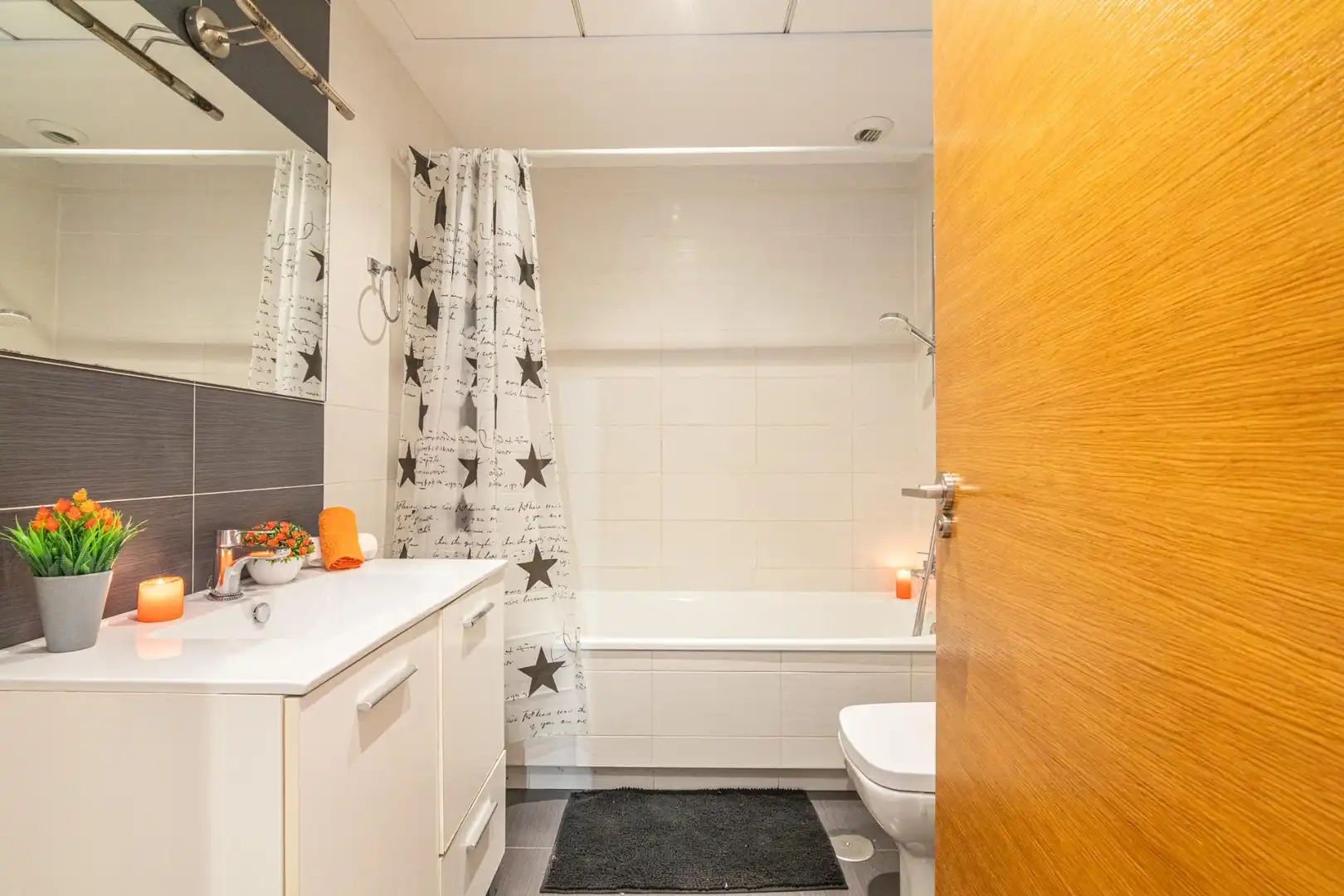 Bathroom of Flat for sale in Crevillent  with Air Conditioner, Terrace and Community pool