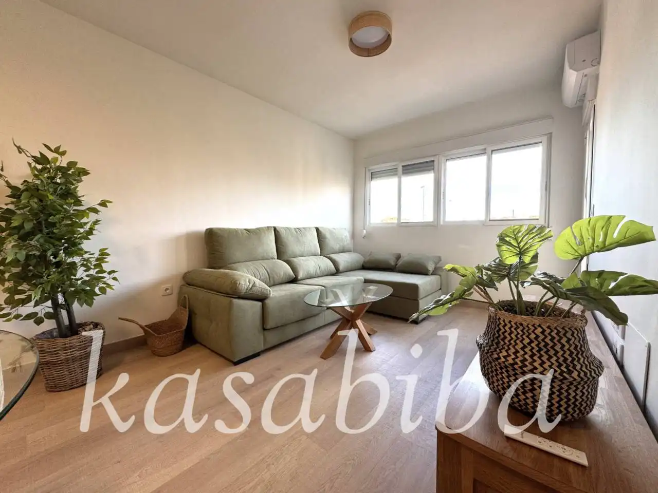 Sala d'estar de Pis de lloguer en Valencia amb Aire condicionat, Parquet i Terrassa