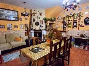 Menjador de Casa o xalet en venda en Alcalá de Henares amb Calefacció, Jardí privat i Terrassa