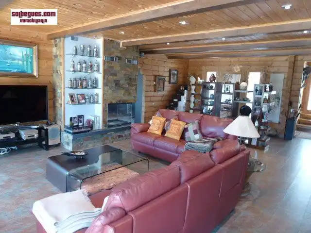 Sala de estar de Casa o chalet en venta en Begues con Aire acondicionado, Calefacción y Jardín privado