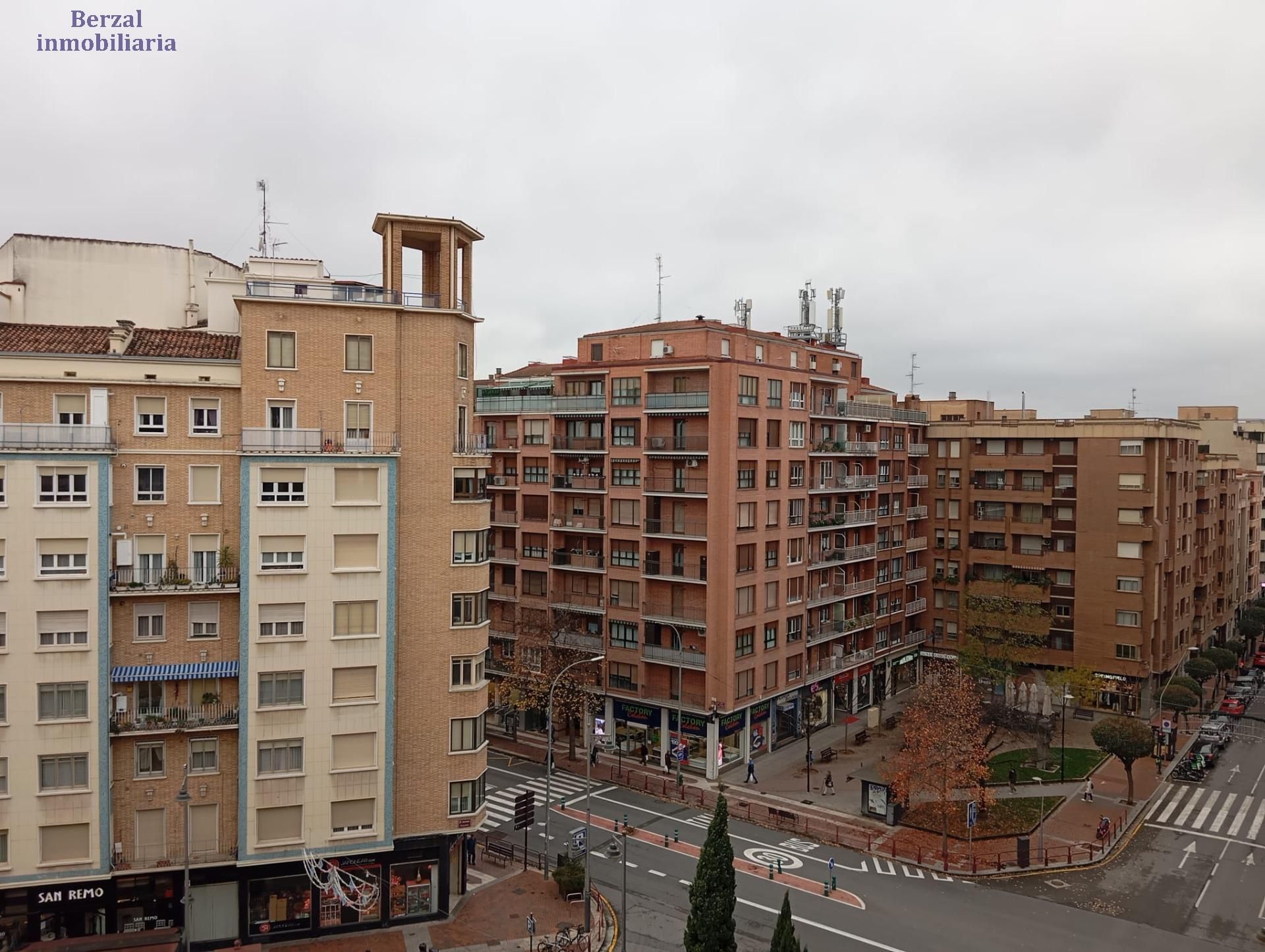 Flat for sale in Avenida PIO XII, Gran Via, Centro