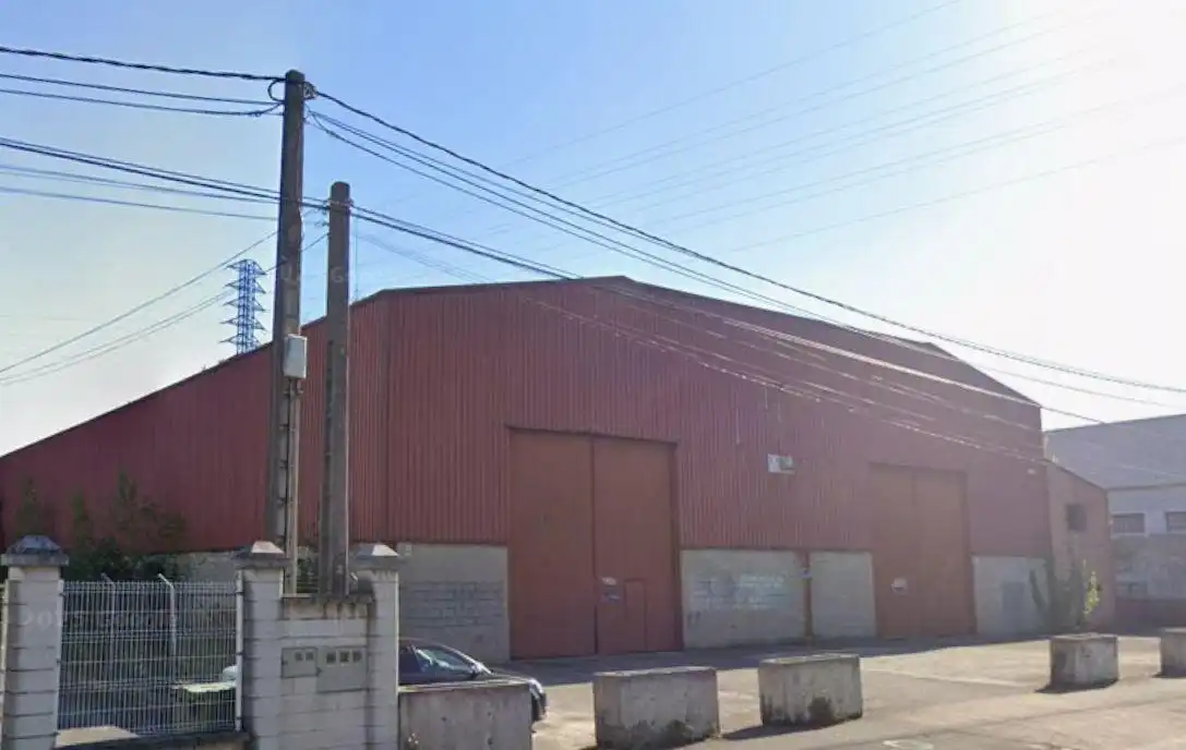 Nave industrial en venta en Riaño - Los Barros