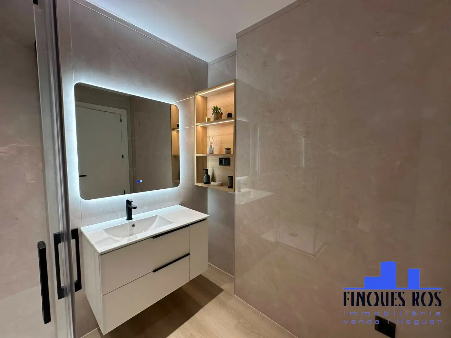 Bathroom of Flat for sale in Vinaròs  with Air Conditioner, Heating and Terrace