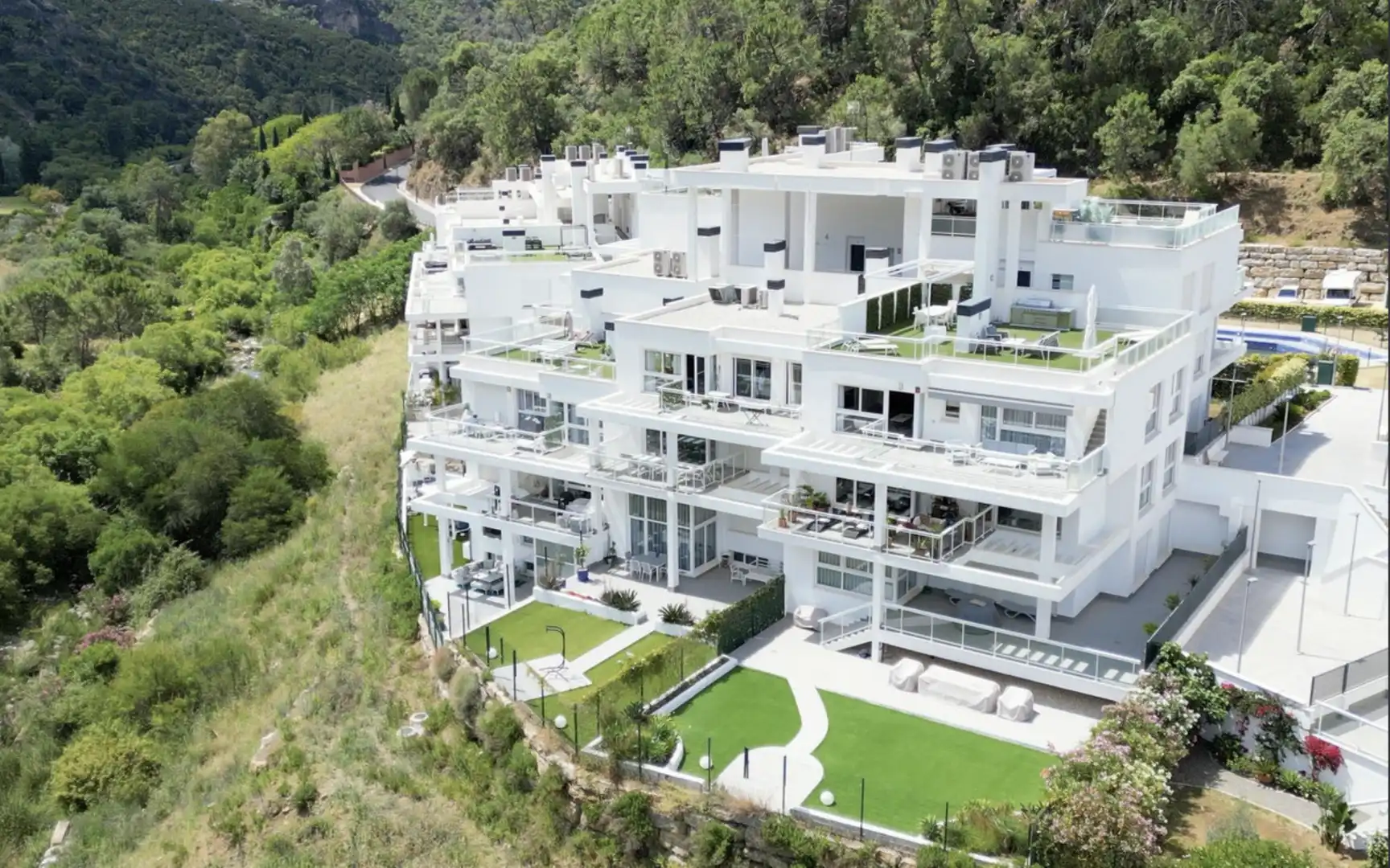 Apartamento con piscina en venta en Benahavís pueblo