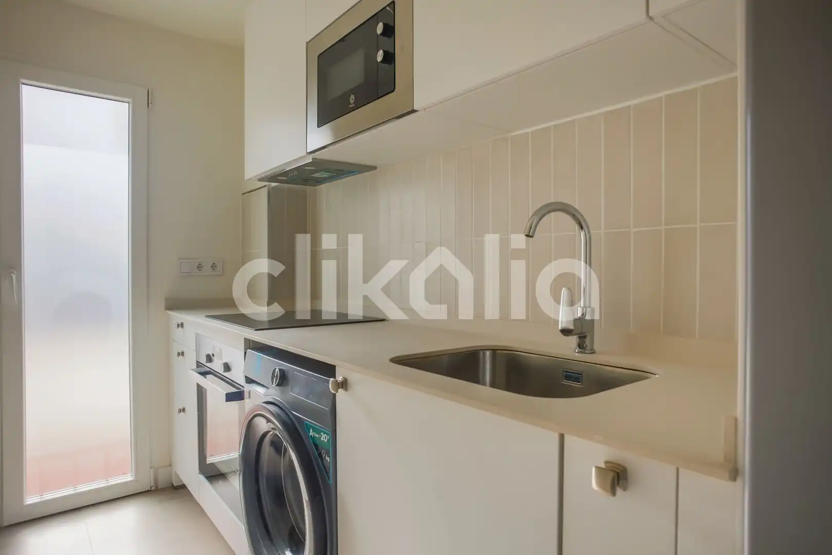 Cuina de Pis en venda en Madrid amb Aire condicionat, Calefacció i Terrassa