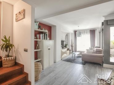 Tríplex con piscina en venta en Calle Ariel