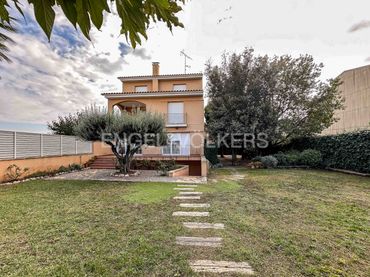 Maison avec balcon à vendre à Olèrdola