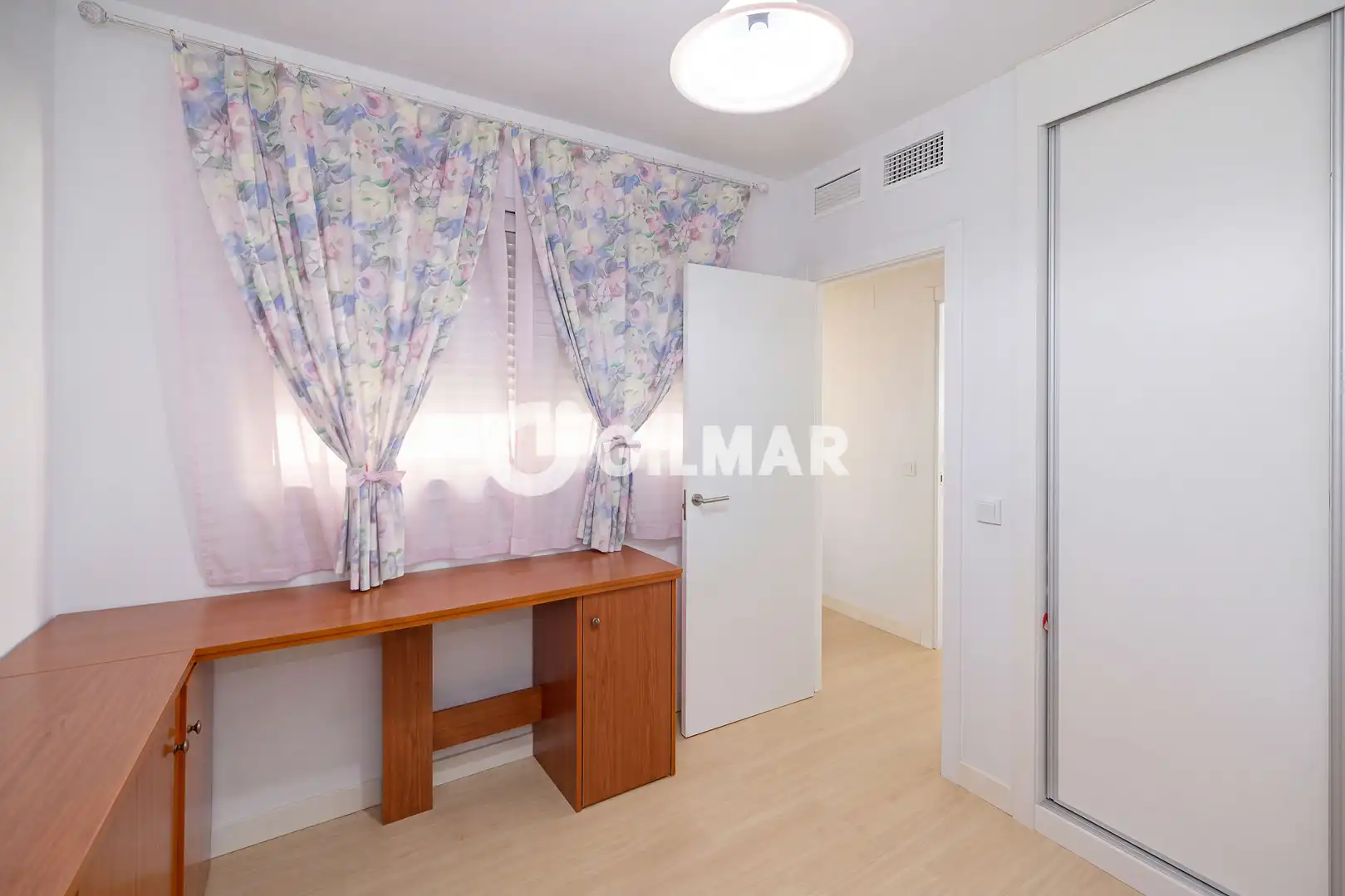 Bedroom of Flat for sale in Estepona Pueblo