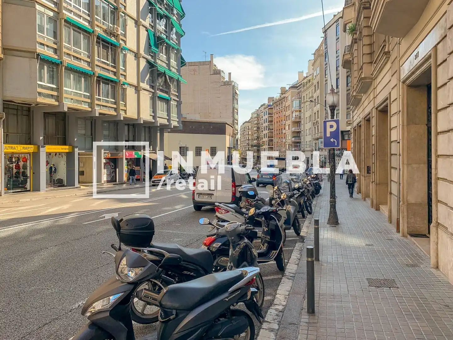 Vista exterior de Local en venta en Barcelona con Aire acondicionado, Terraza y Alarma