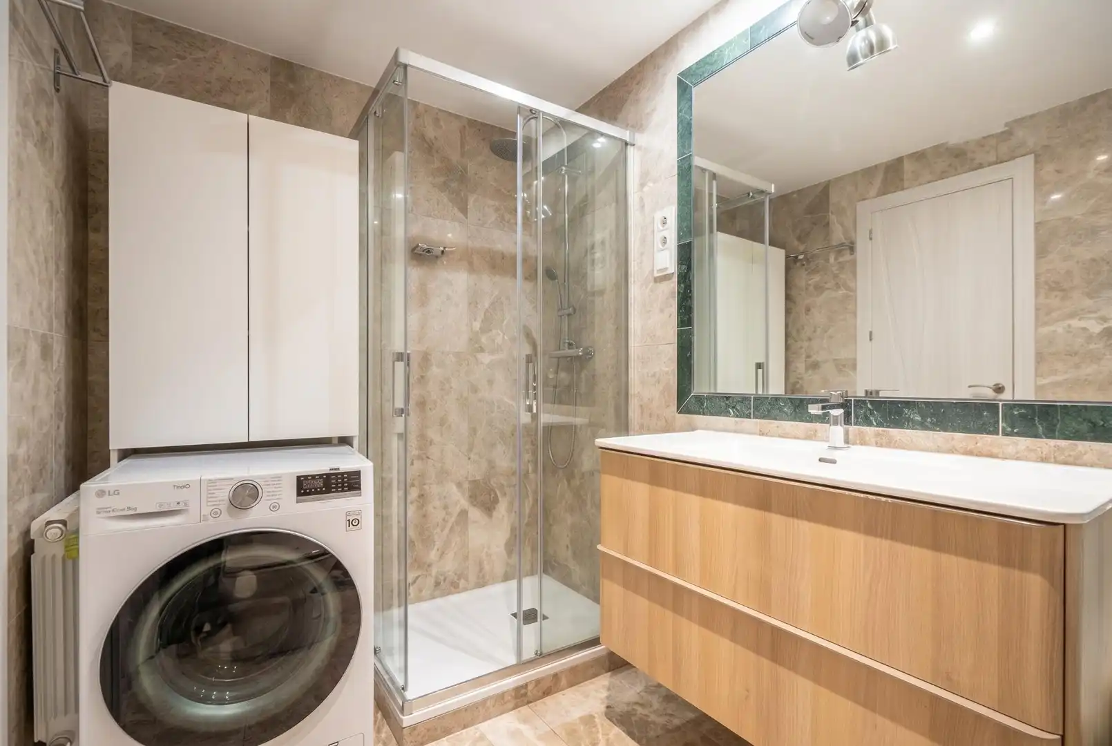 Baño de Planta baja en venta en Las Rozas de Madrid con Aire acondicionado, Calefacción y Jardín privado