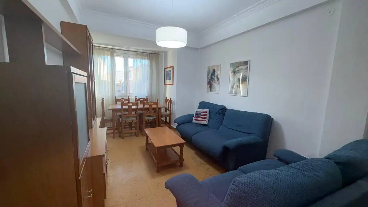 Piso con terraza en alquiler en Centro, imagen 2
