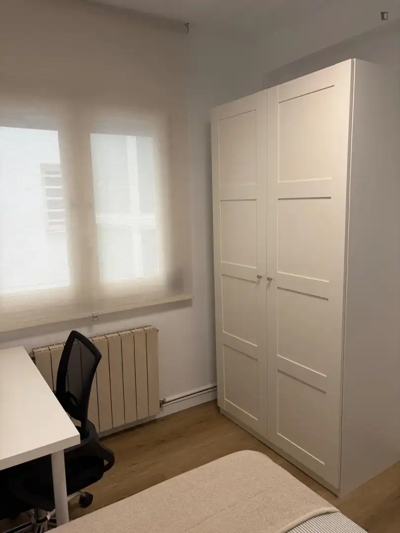 Schlafzimmer von Wohnungen zur Miete in Zaragoza mit Klimaanlage, Möbliert und Ofen