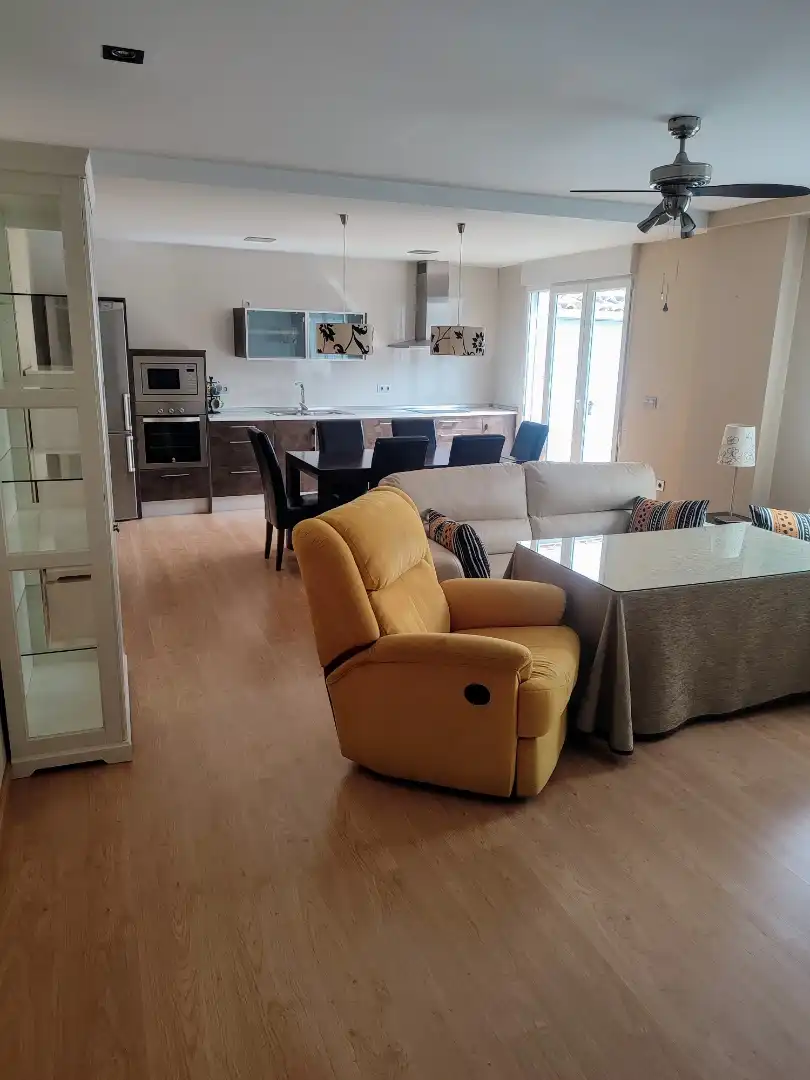 Wohnzimmer von Wohnung zur Miete in Padul mit Parkett, Terrasse und Möbliert