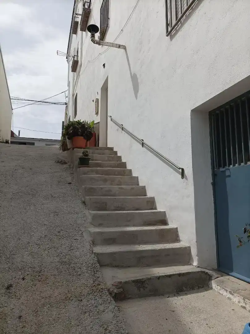 Vista exterior de Casa adosada en venda en Noalejo amb Aire condicionat, Jardí privat i Traster