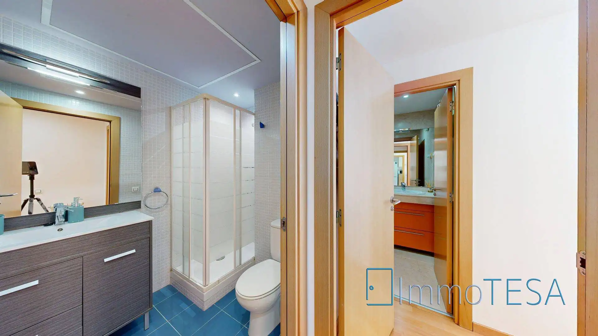 Bathroom of Flat for sale in Barberà del Vallès  with Air Conditioner, Heating and Parquet flooring