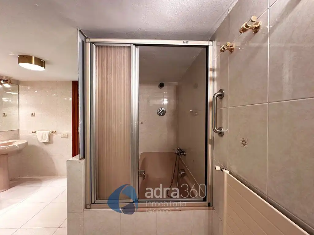Bathroom of Houses for sale in Lardero  with Air Conditioner, Heating and Private garden