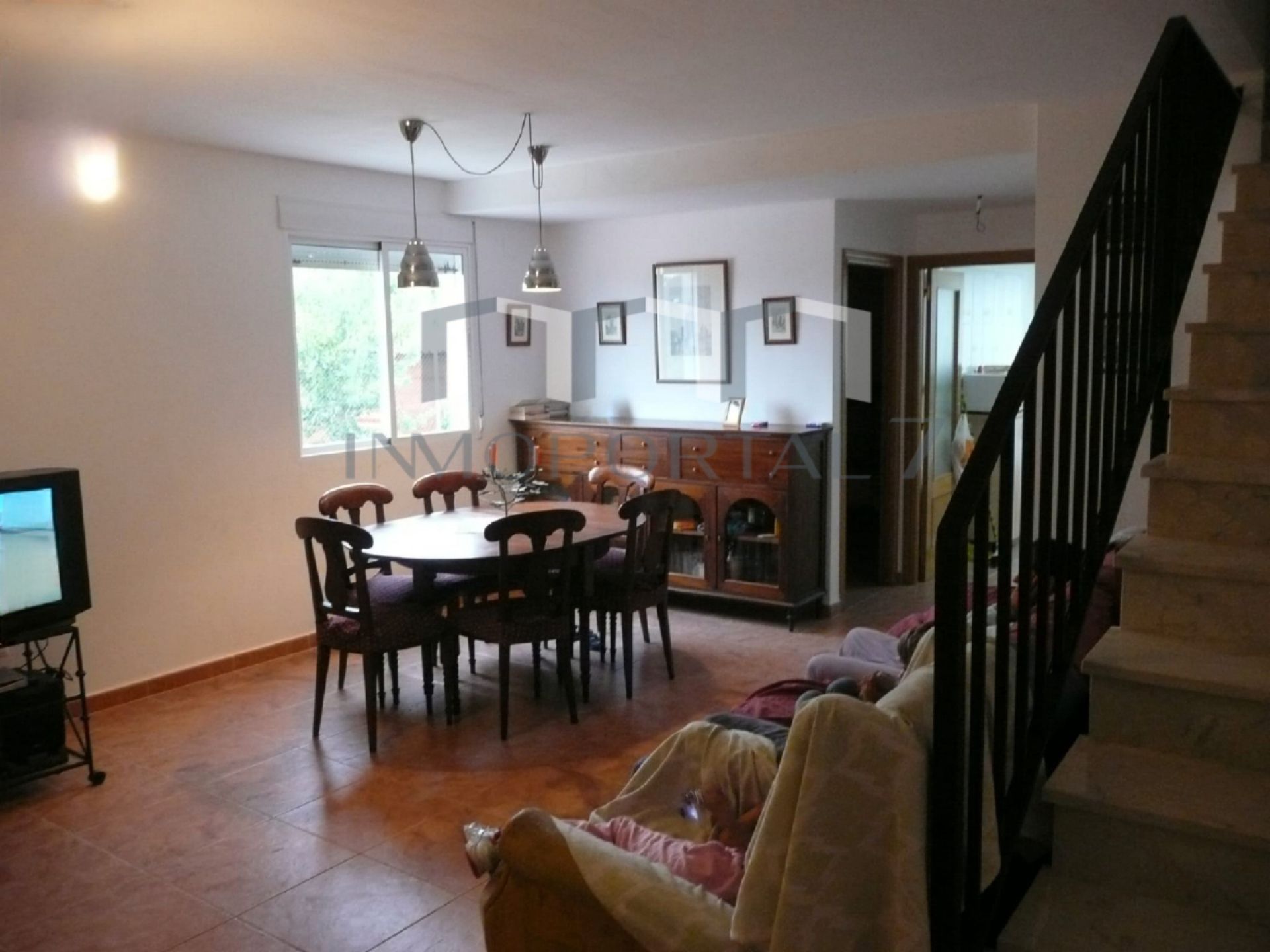 Sala d'estar de Casa adosada en venda en Montserrat amb Aire condicionat, Calefacció i Jardí privat