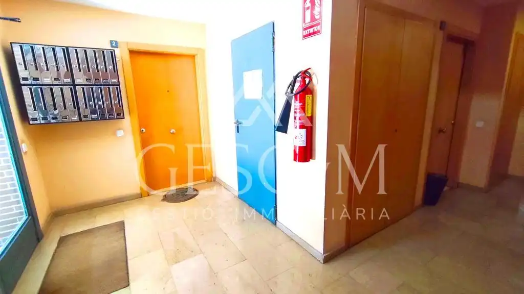 Wohnung zur Miete in Sabadell mit Heizung, Terrasse und Gemeinschaftspool