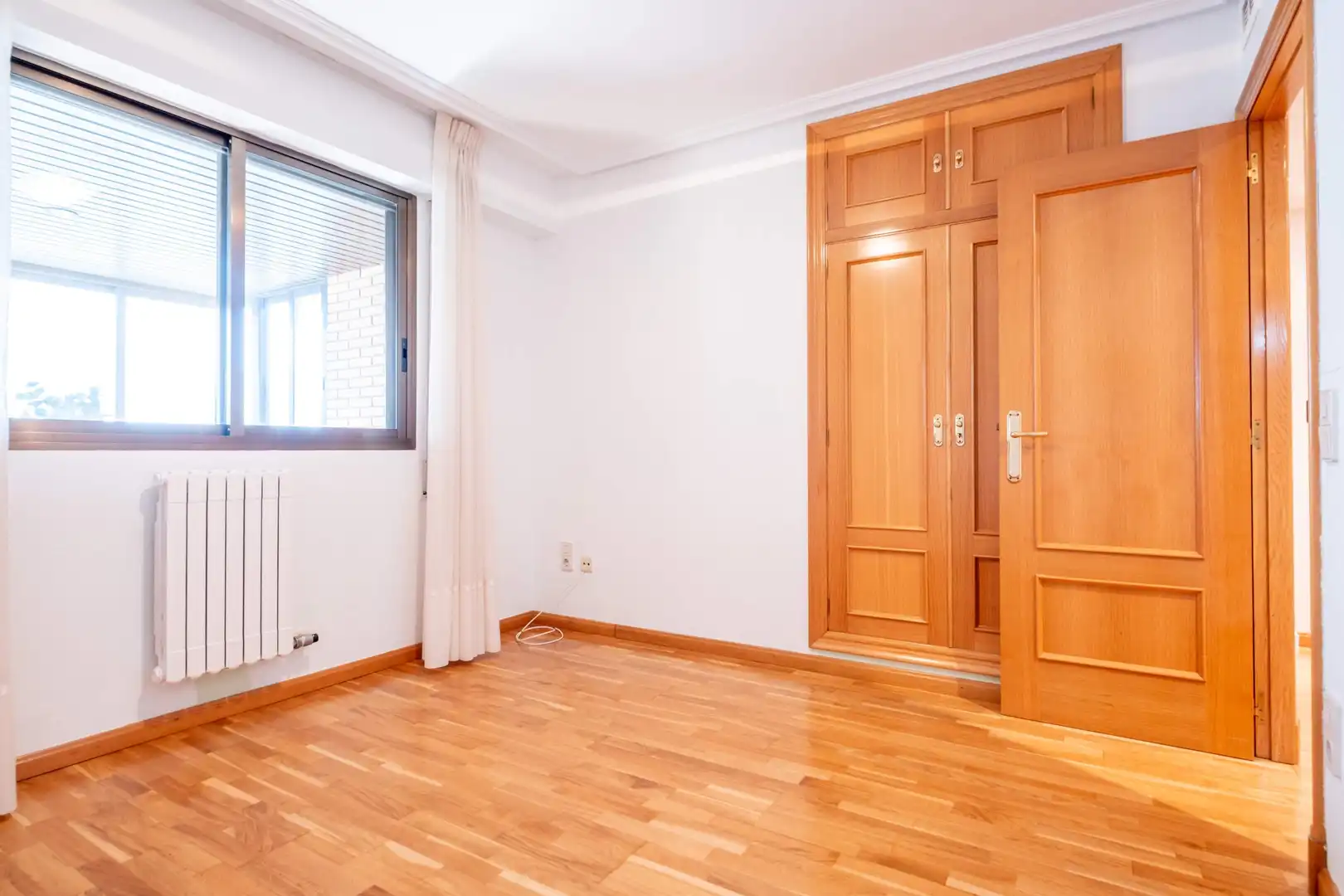 Bedroom of Flat for sale in Zaragoza  with Air Conditioner, Heating and Parquet flooring