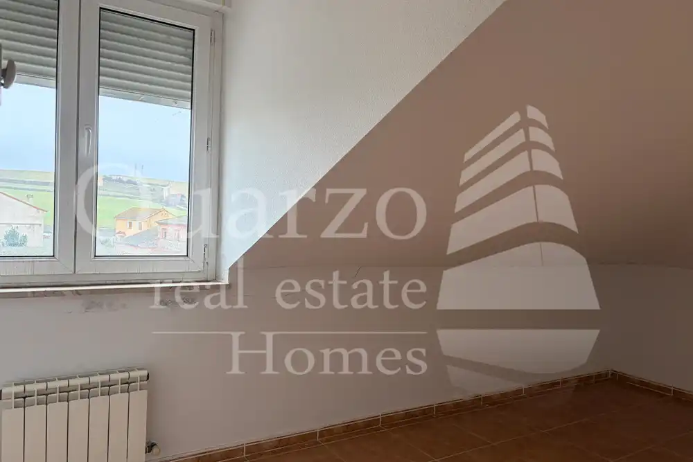Piso en venta en Calle Real, Hontanares de Eresma