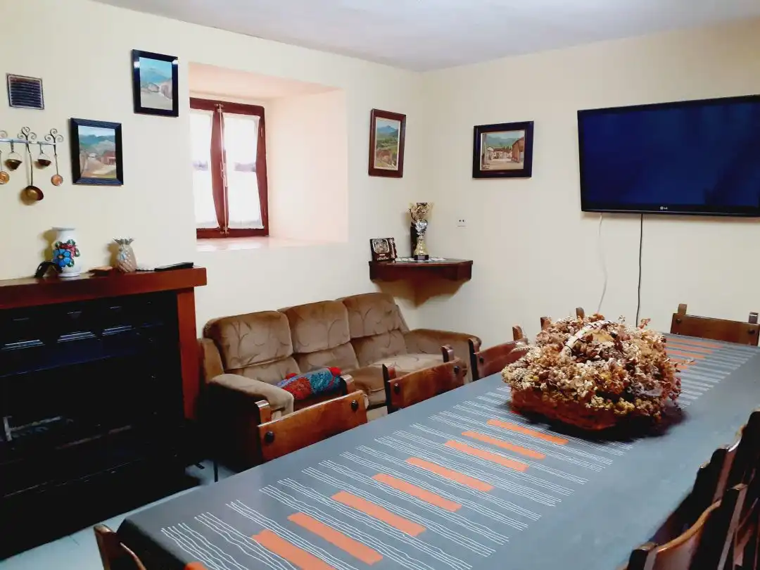 Sala d'estar de Casa o xalet en venda en Valgañón amb Calefacció i Traster