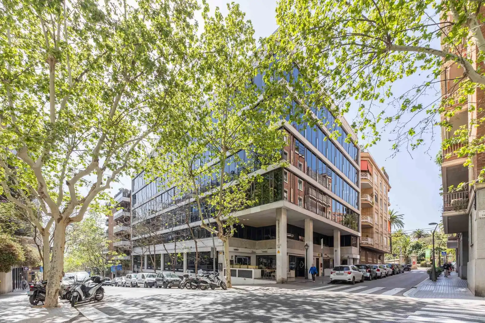 Außenansicht von Büro zur Miete in Barcelona mit Klimaanlage