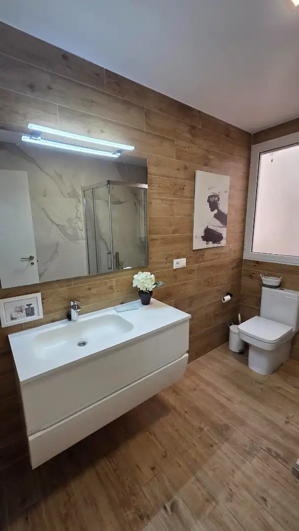 Baño de Piso de alquiler en Valencia con Aire acondicionado, Amueblado y Horno