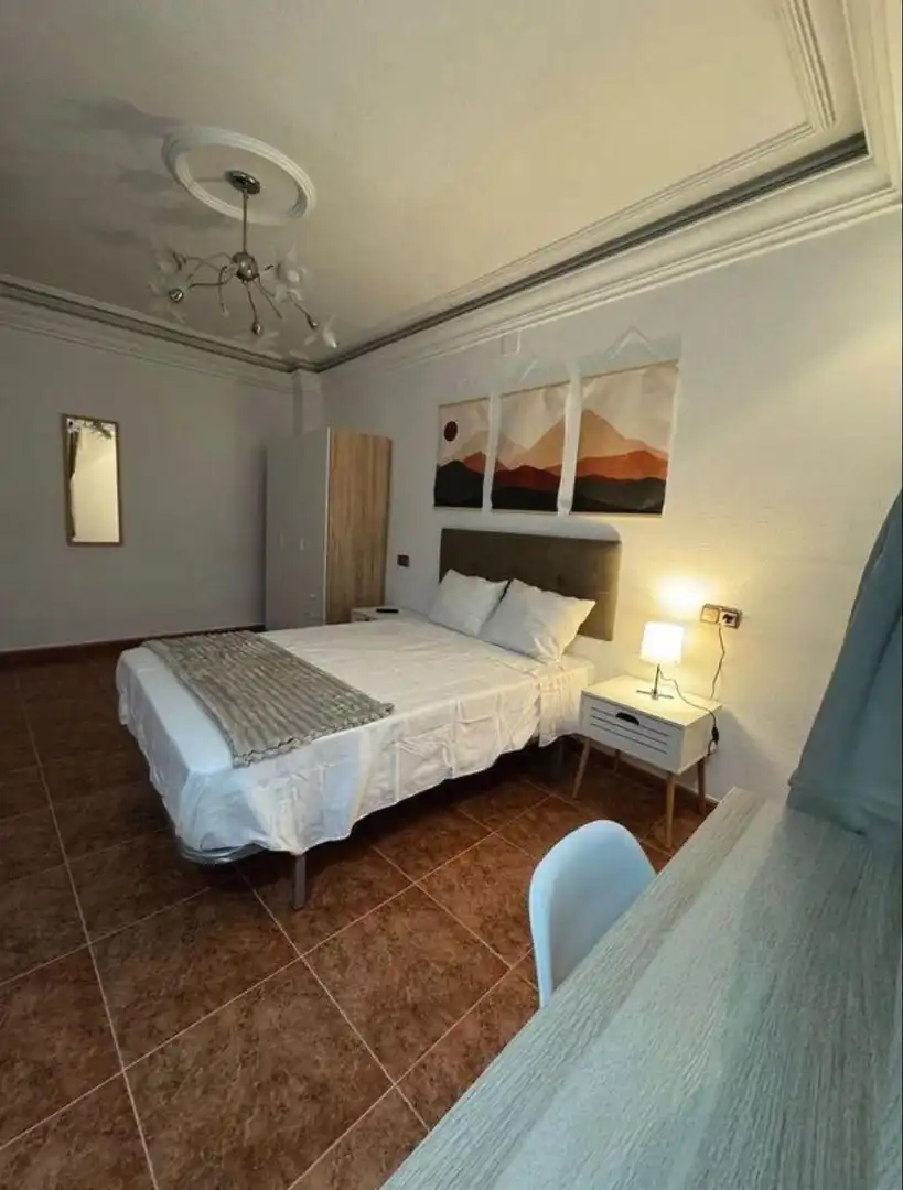 Bedroom of Flat for share in Casco Urbano
