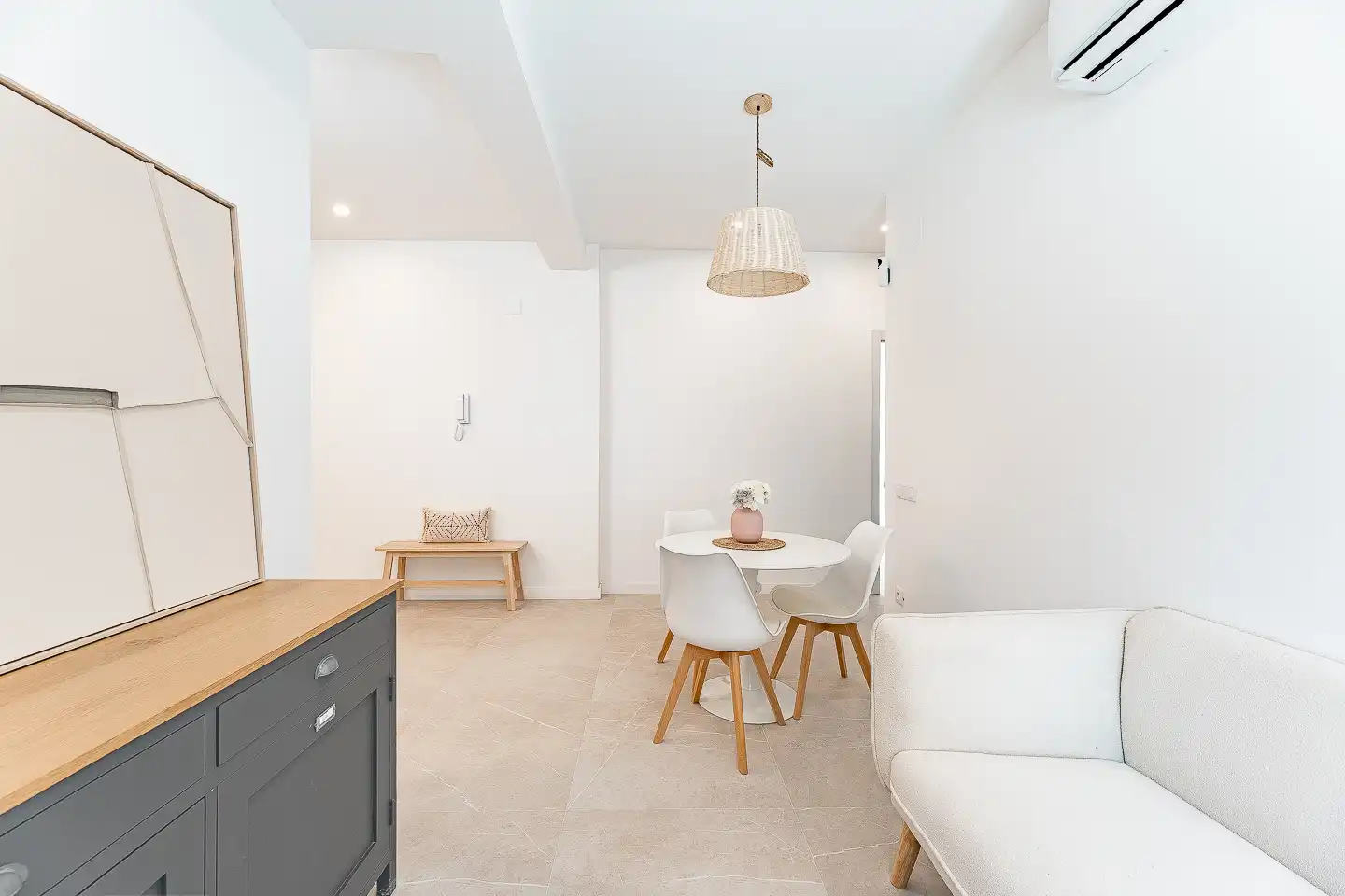 Sala de estar de Casa adosada en venta en Rubí con Aire acondicionado, Calefacción y Terraza