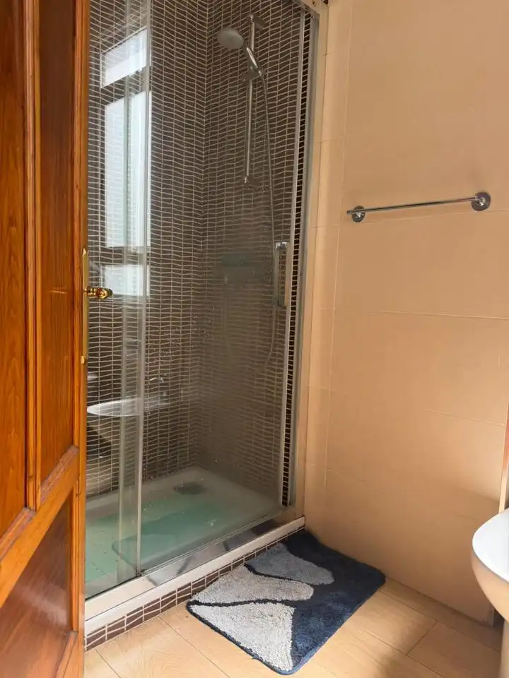 Badezimmer von Wohnung zum Verkauf in A Coruña Capital  mit Heizung