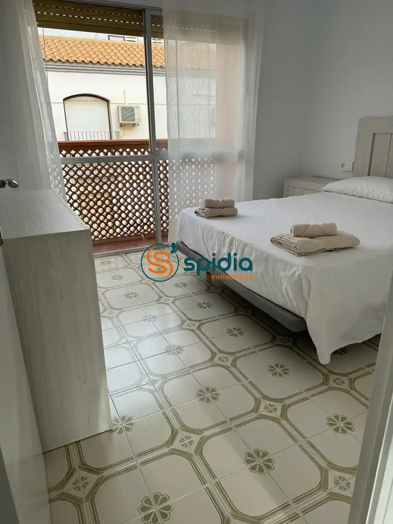 Dormitori de Apartament de lloguer en Águilas amb Aire condicionat i Moblat
