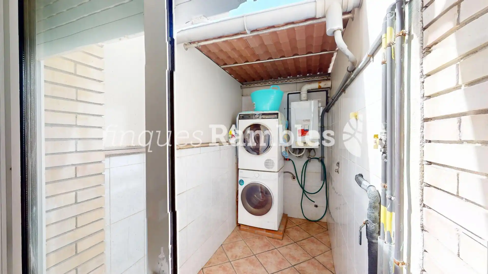 Cocina de Piso en venta en Vilanova del Camí con Calefacción, Terraza y Balcón
