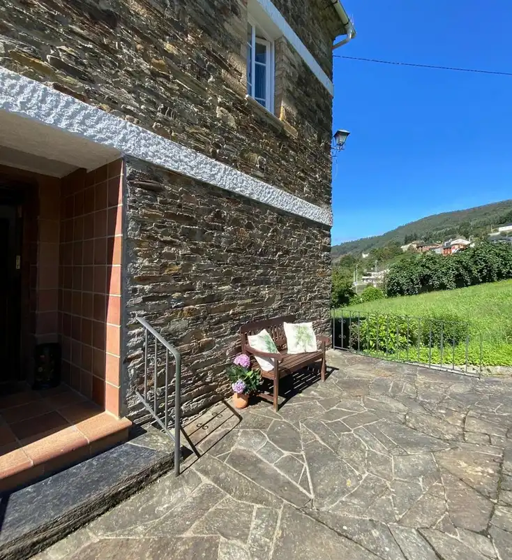 Terraza de Casa o chalet en venta en A Pontenova   con Calefacción, Jardín privado y Parquet