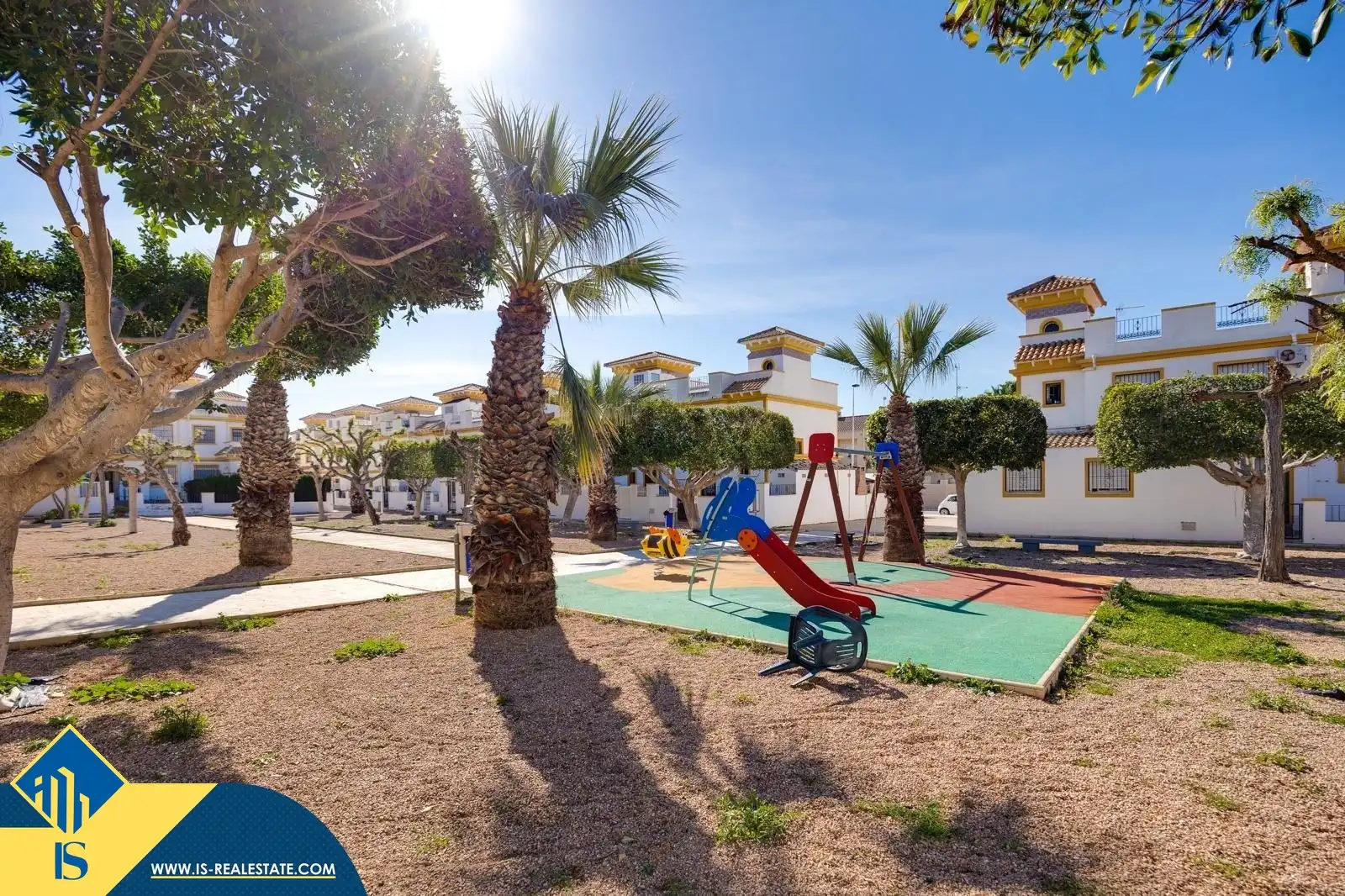 Vista exterior de Dúplex en venda en Torrevieja amb Terrassa, Moblat i Piscina comunitària