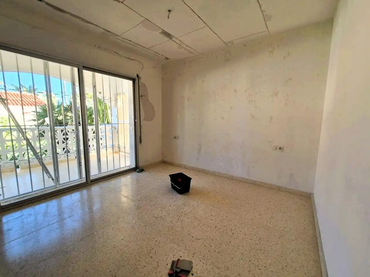 Sala de estar de Casa o chalet en venta en La Nucia con Jardín privado y Terraza