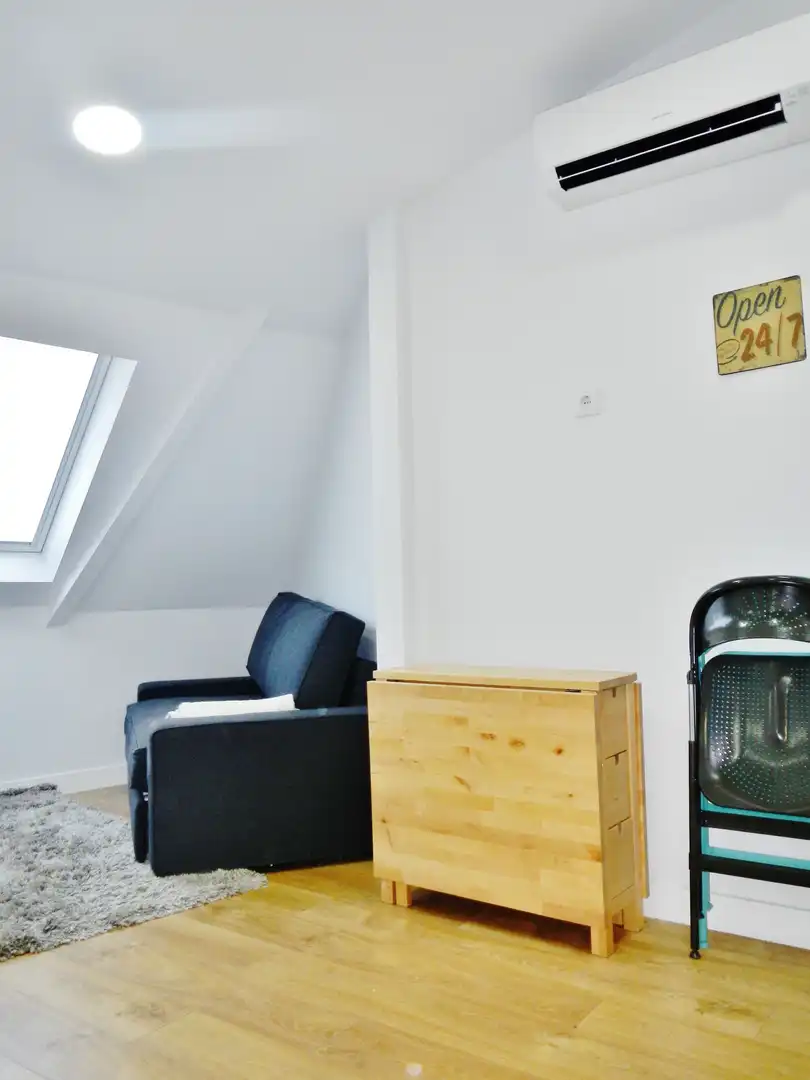 Living room of Attic for rent in Madrid  with Air Conditioner, Heating and Furnished