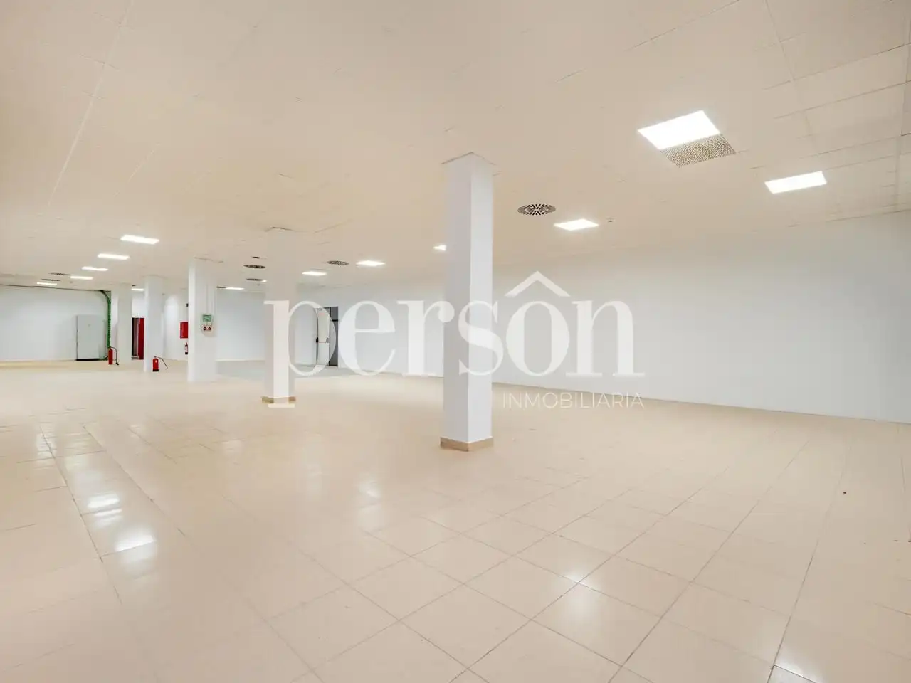 Industrial building to rent in Fuente del Jarro, imagen 37