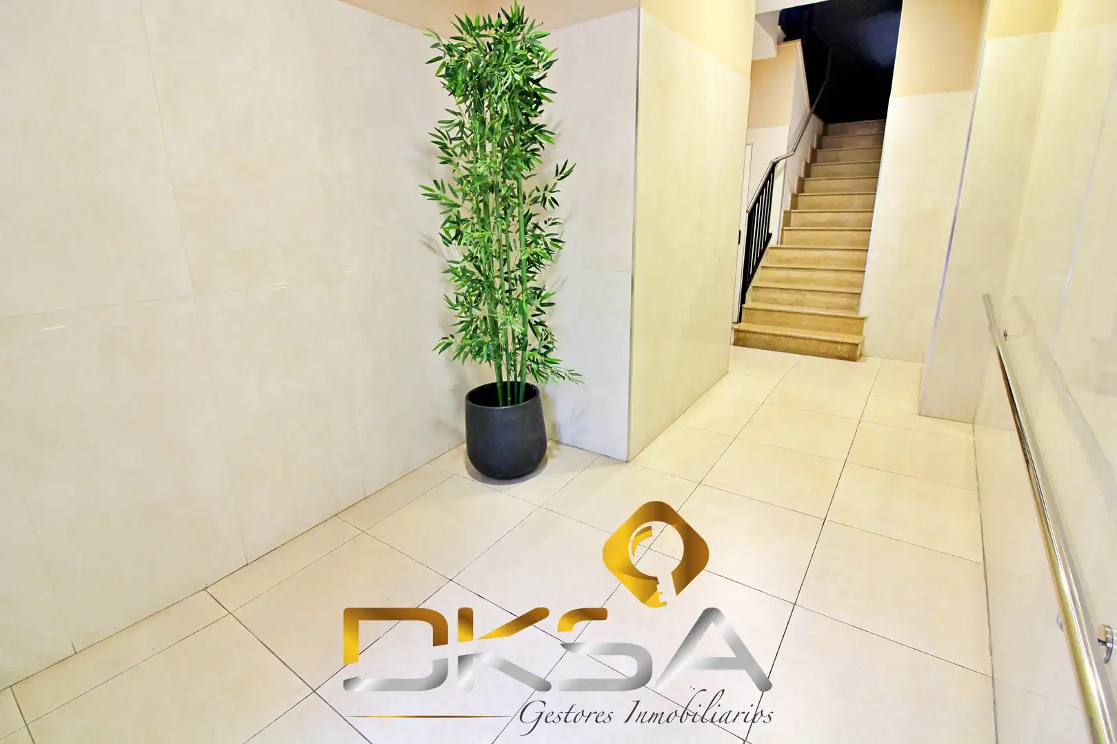 Piso en venta en Castellón de la Plana / Castelló de la Plana con Terraza, Amueblado y Balcón