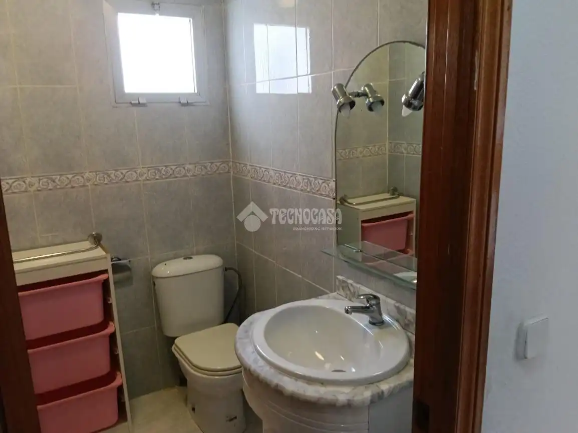 Baño de Piso en venta en Dos Hermanas con Amueblado y Balcón