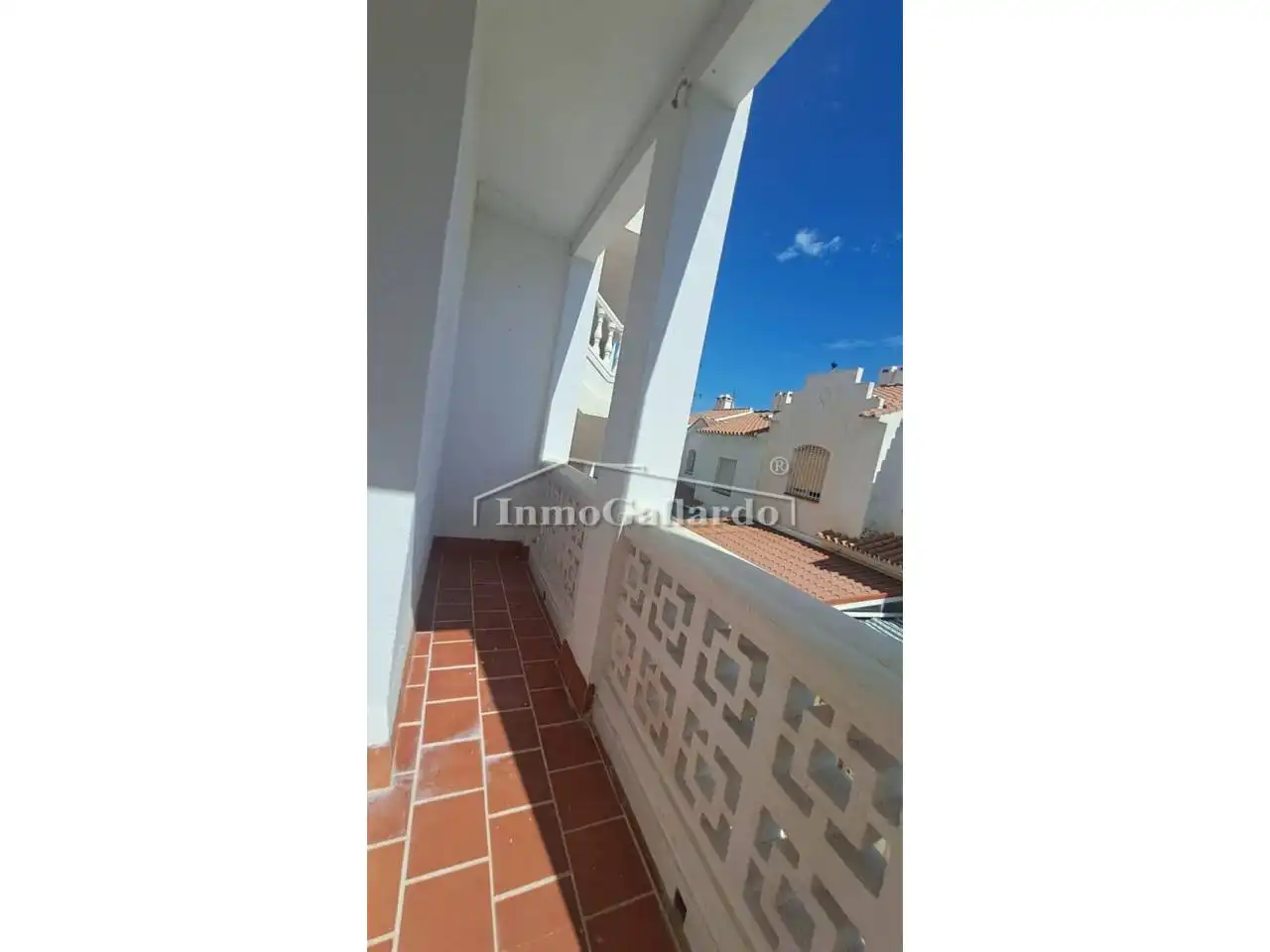 Vista exterior de Apartamento de alquiler en Rincón de la Victoria con Terraza, Amueblado y Piscina comunitaria