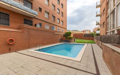 Piscina de Pis en venda en Sant Feliu de Llobregat amb Aire condicionat, Calefacció i Terrassa