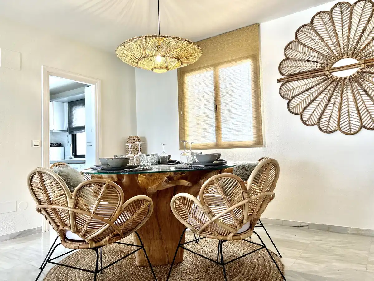 Comedor de Dúplex de alquiler en Estepona con Aire acondicionado, Terraza y Trastero