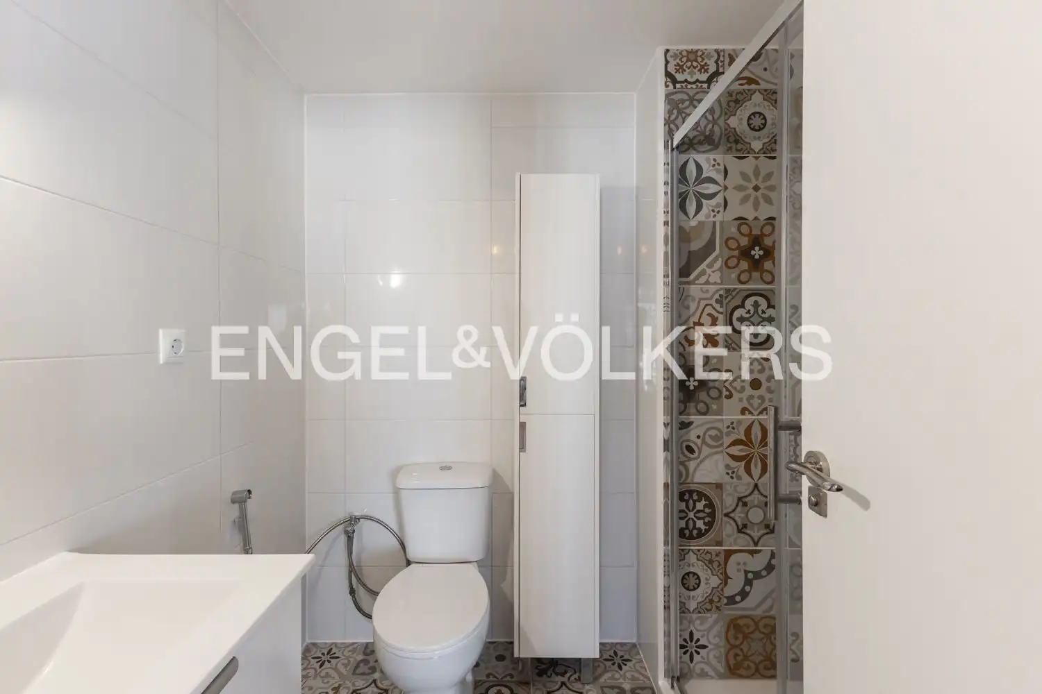 Bathroom of Flat for rent in Sagunto / Sagunt  with Air Conditioner, Heating and Parquet flooring