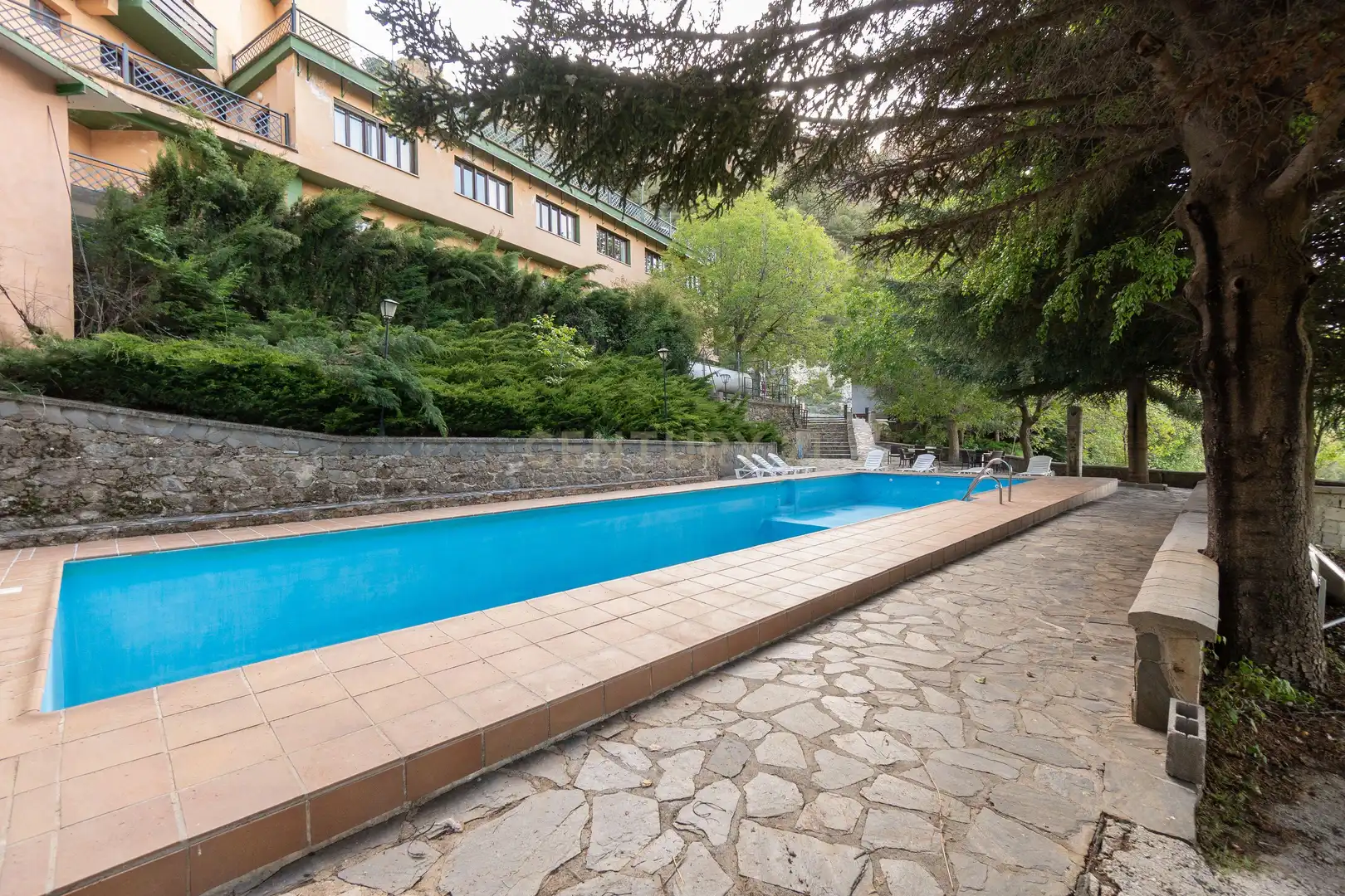 Schwimmbecken von Gebäude zum Verkauf in Sierra Nevada mit Gemeinschaftspool